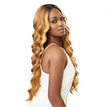 Outre Sleeklay Part Hd Lace Front Wig - Larissa