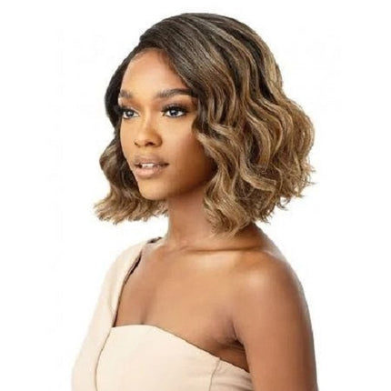 Outre Melted Hairline Synthetic Hd Transparent Lace Wig - Suvi
